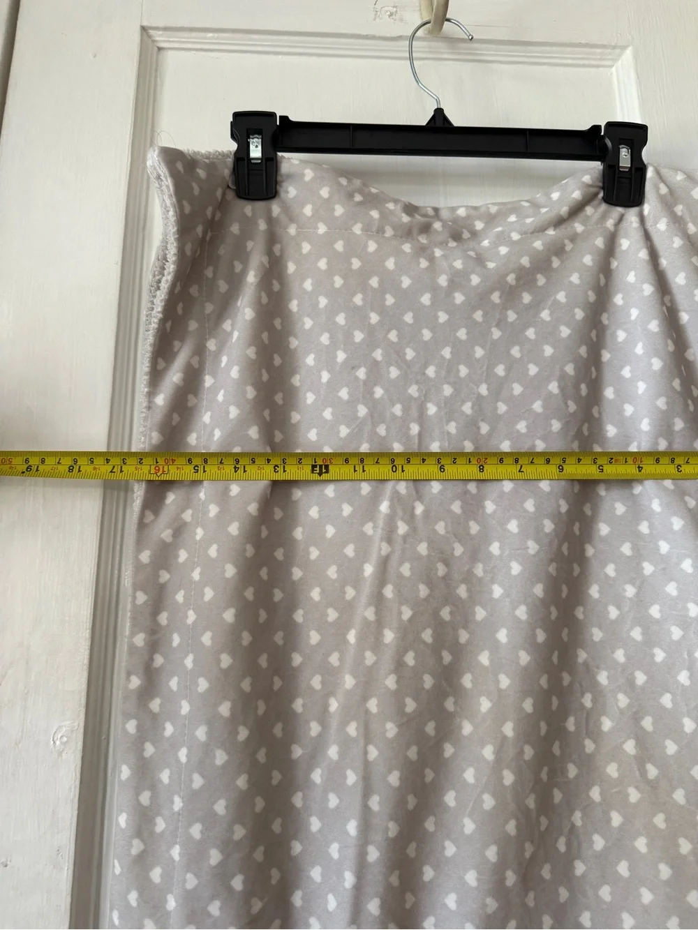 Light gray Heart-Print throw blanket